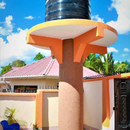 Jakicha Motel Дар-эс-Саламе Экстерьер фото