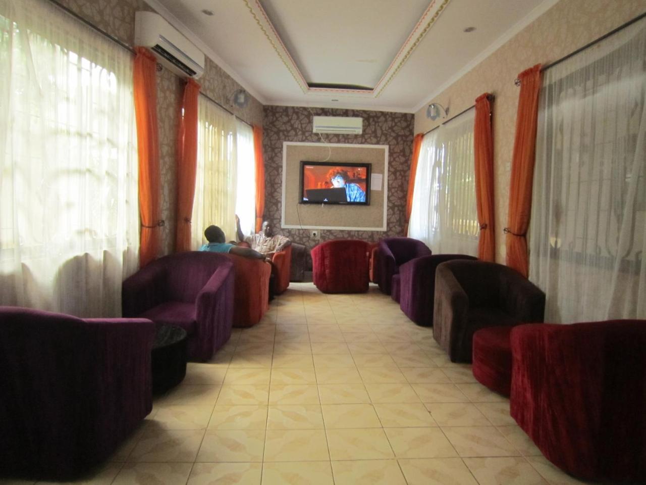 Jakicha Motel Дар-эс-Саламе Экстерьер фото