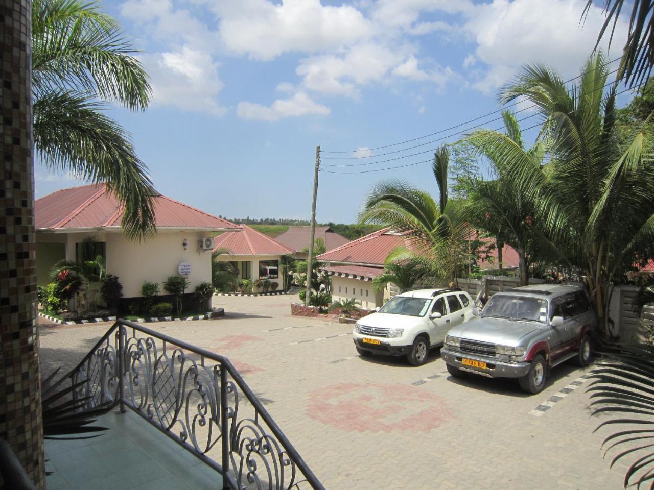 Jakicha Motel Дар-эс-Саламе Экстерьер фото