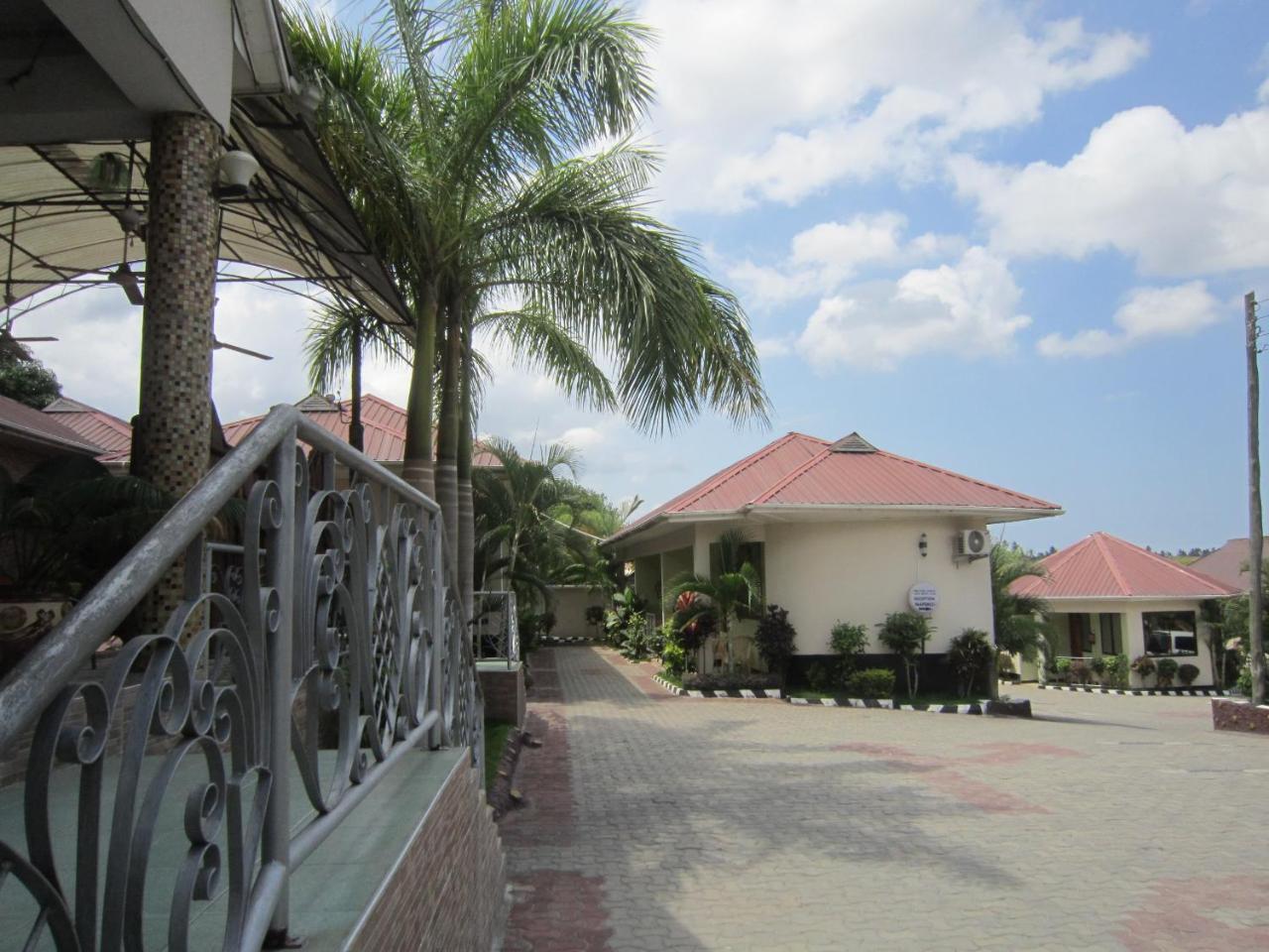 Jakicha Motel Дар-эс-Саламе Экстерьер фото